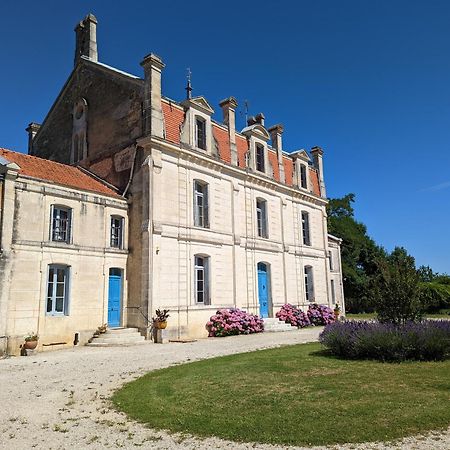 Bed and Breakfast Domaine Du Faure Chadurie Exterior foto