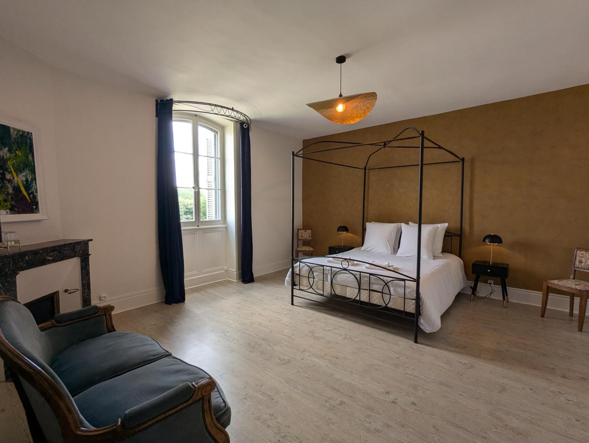 Bed and Breakfast Domaine Du Faure Chadurie Exterior foto