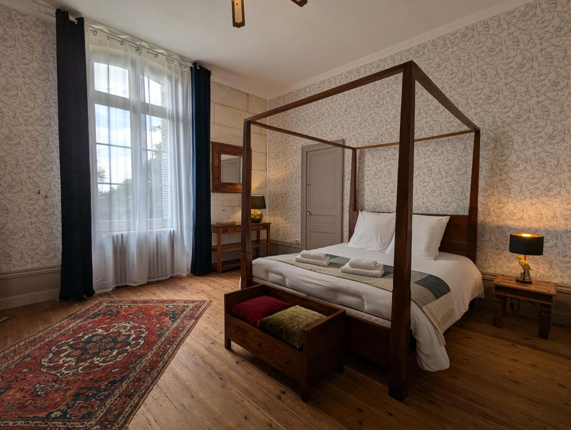 Bed and Breakfast Domaine Du Faure Chadurie Exterior foto