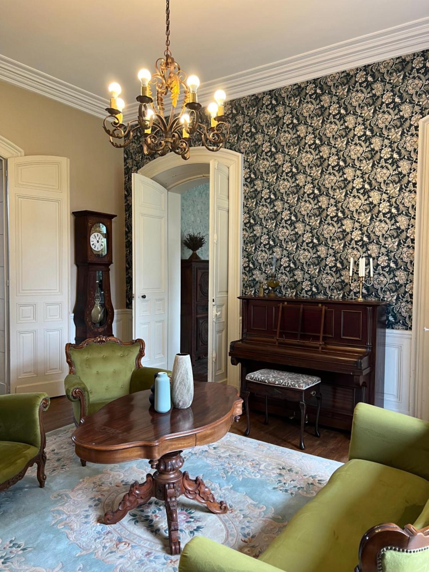 Bed and Breakfast Domaine Du Faure Chadurie Exterior foto