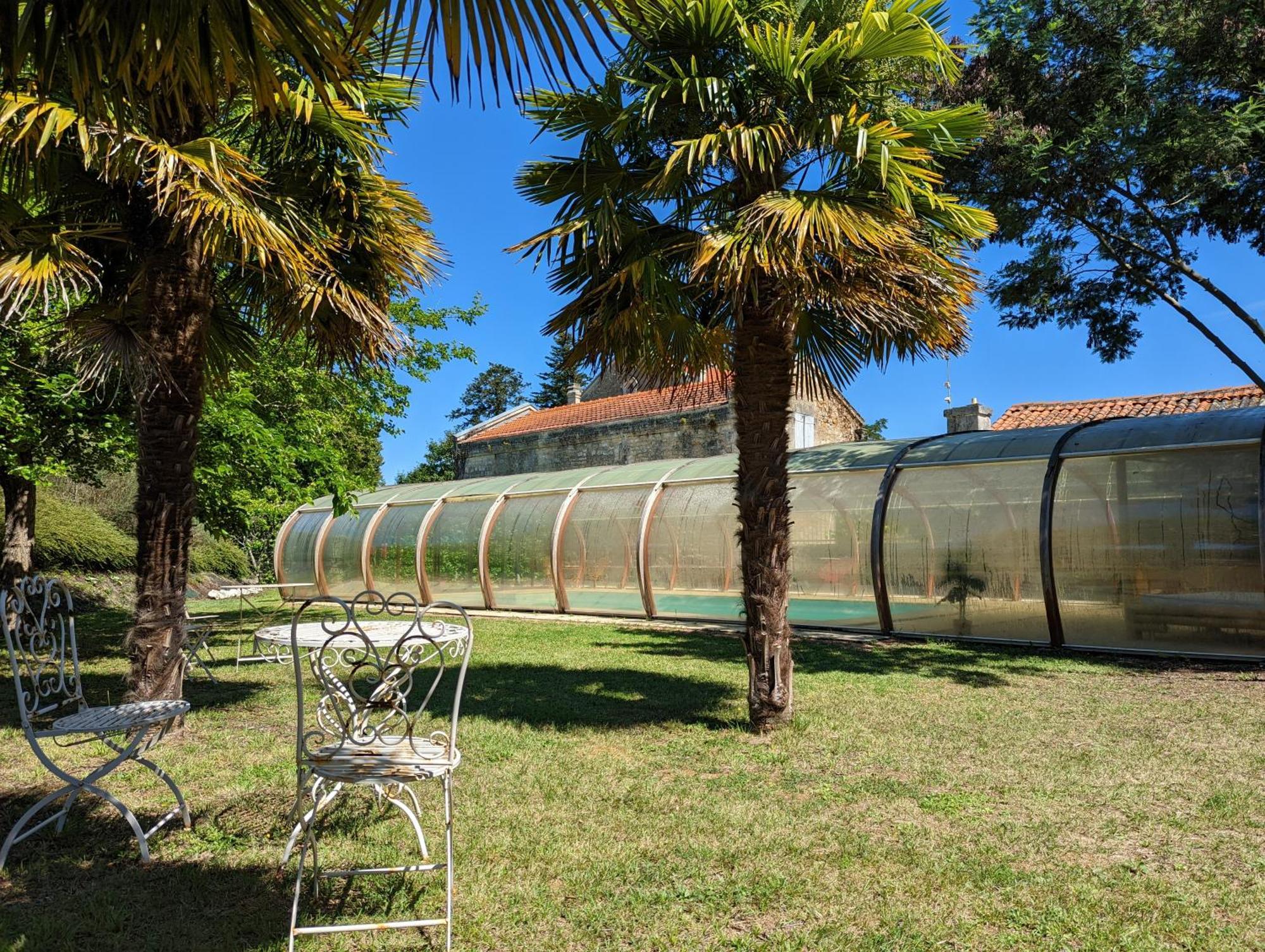 Bed and Breakfast Domaine Du Faure Chadurie Exterior foto